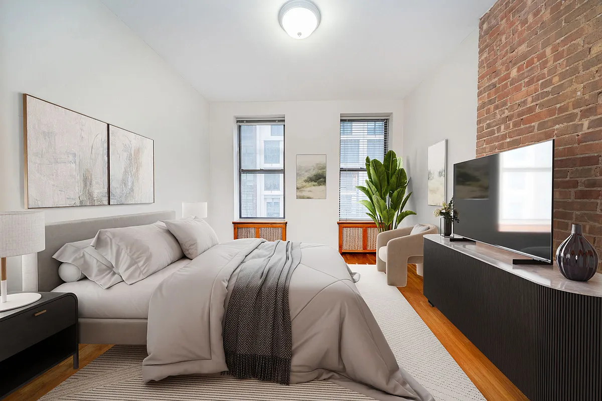 Building Photo - 504 W 44th St #2E
