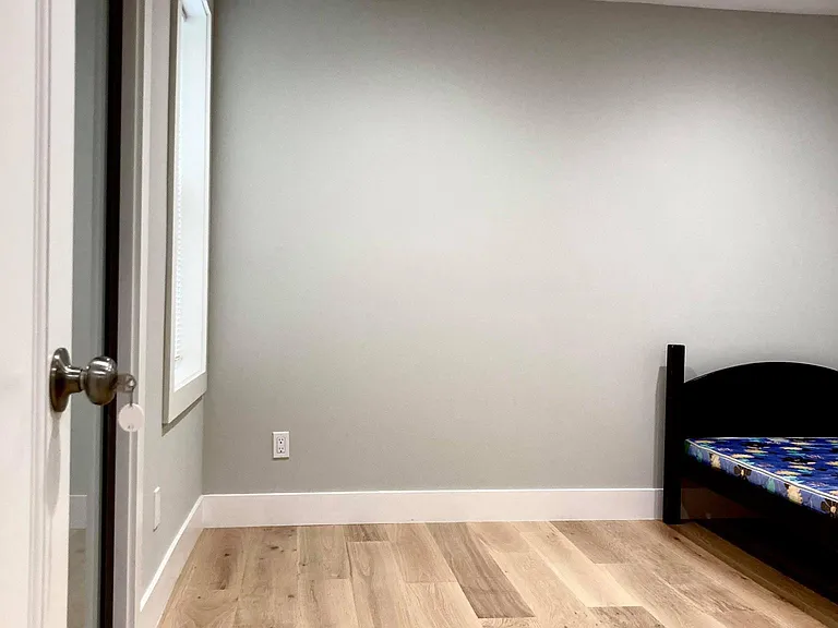 1034 Huron Ave — Photo 4