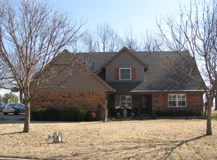 869 Lynwood Ln, Broken Arrow, OK 74011