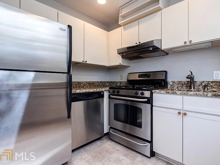 836 Saint Charles Ave NE #B — Photo 7