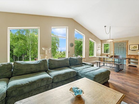 4th image of 710 Birch Knoll Rd