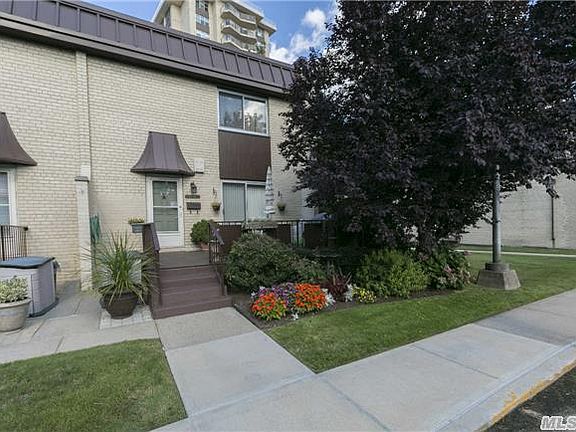 3rd image of 17-25 215th St #Townhouse 39
