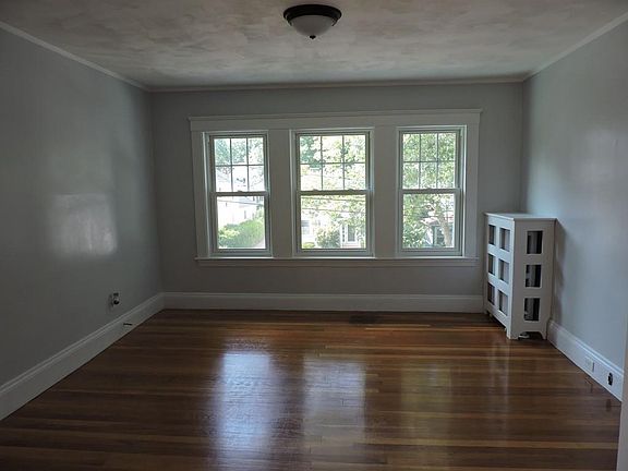 4th image of 34 Dartmouth Ave #2