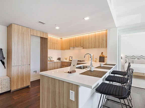 3rd image of 1300 22nd St #109