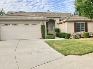2137 E Oakmont Ave, Fresno, CA