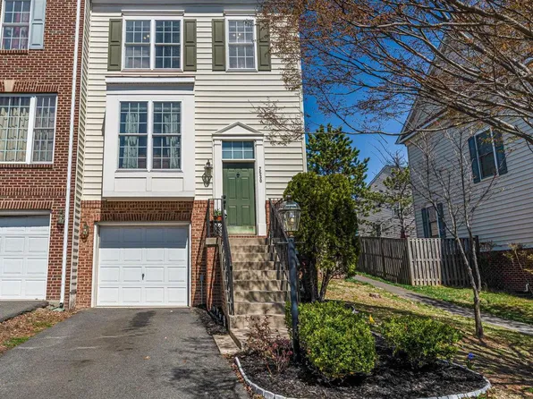 2530 Oak Tree Ln, Woodbridge, VA 22191