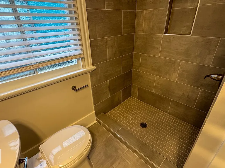 2 bed, 1.0 bath, $3,000 — Photo 9