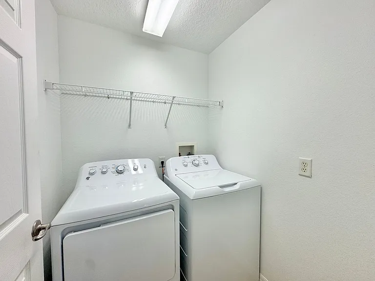 502 Viola Dr — Photo 37