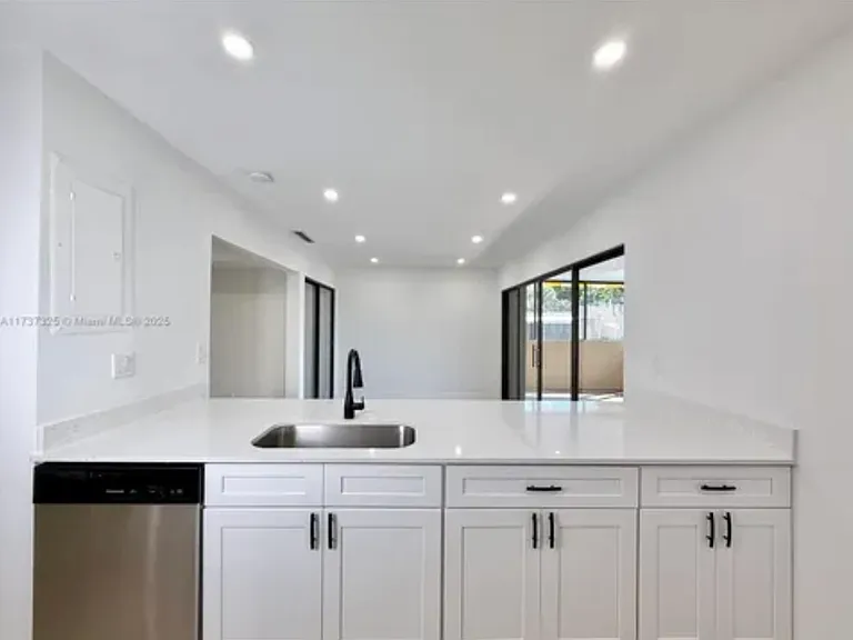 16011 Kingsmoor Way — Photo 10