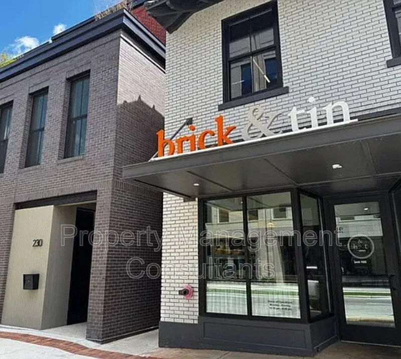 2 bed, 2.5 bath, 2900 sqft, $4,000 — Photo 2
