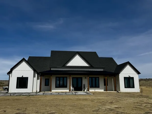 1131 Barrows Rd, Powell, WY 82435