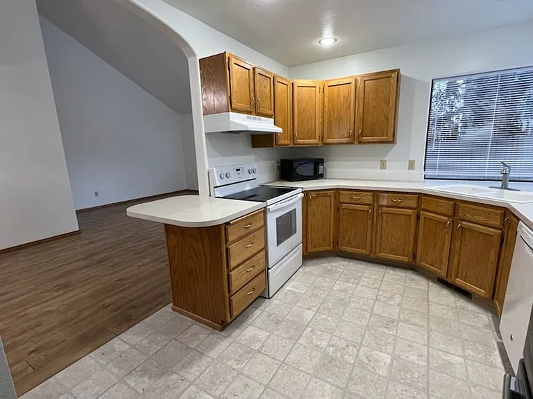 1339 Johnson Ct — Photo 7