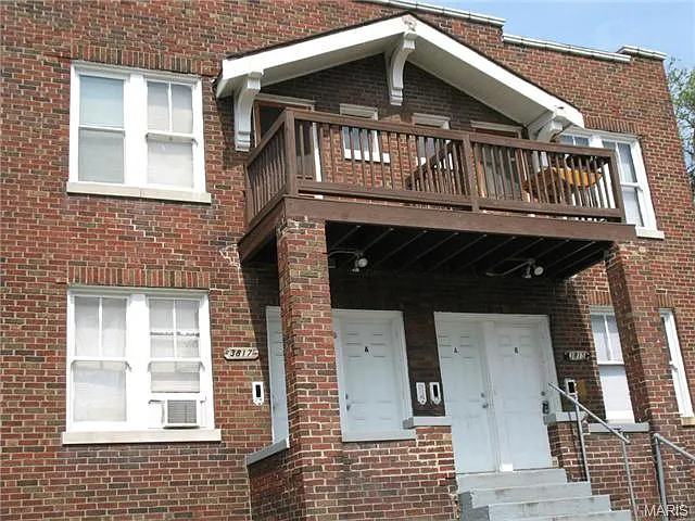3815-3817 S Compton Ave photo 1