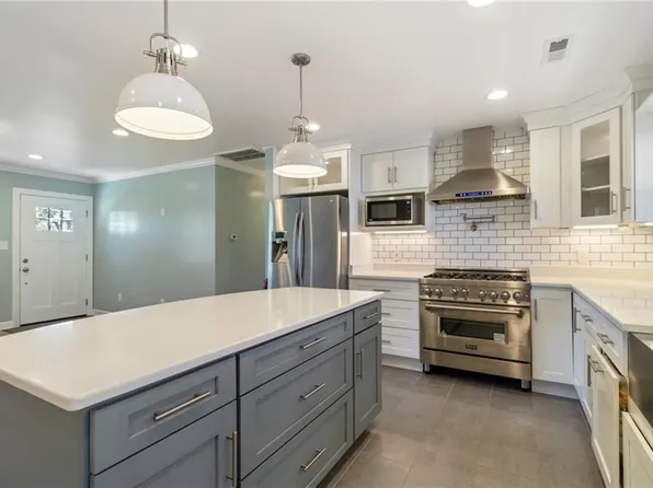 211 Manchester Dr, Hampton, VA 23666