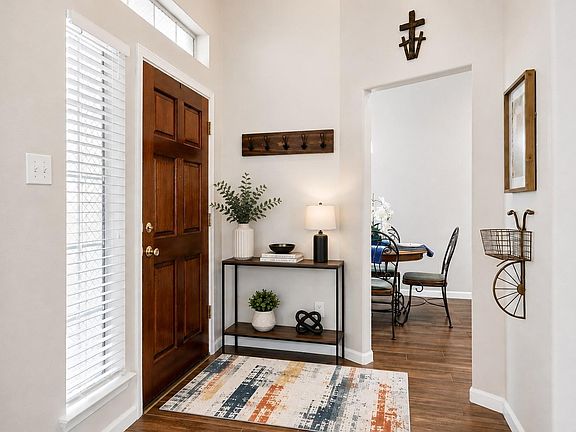 4th image of 202 Meadowhill Ln