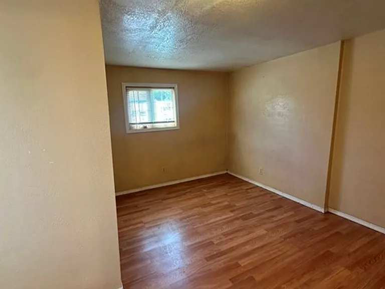 1220 Martin St — Photo 3