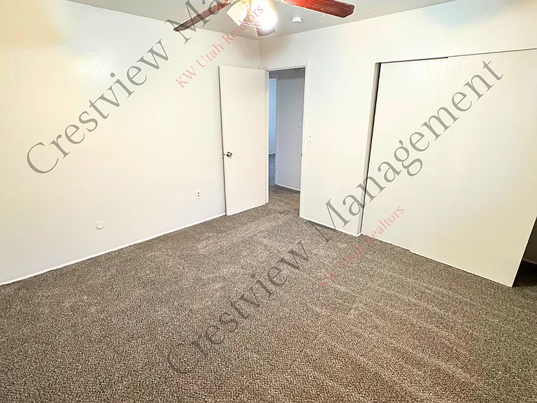 1214 Riverdale — Photo 2