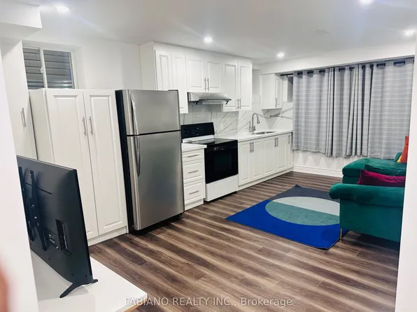 180 Esther Cres #Basement, Thorold, ON L3B 0G9