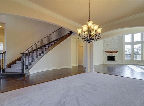 4th image of 1731 Windy Hill Ln