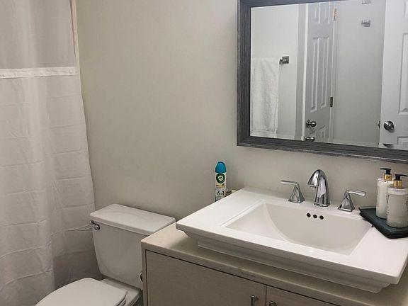 4th image of 4724 Calinda Ln #223
