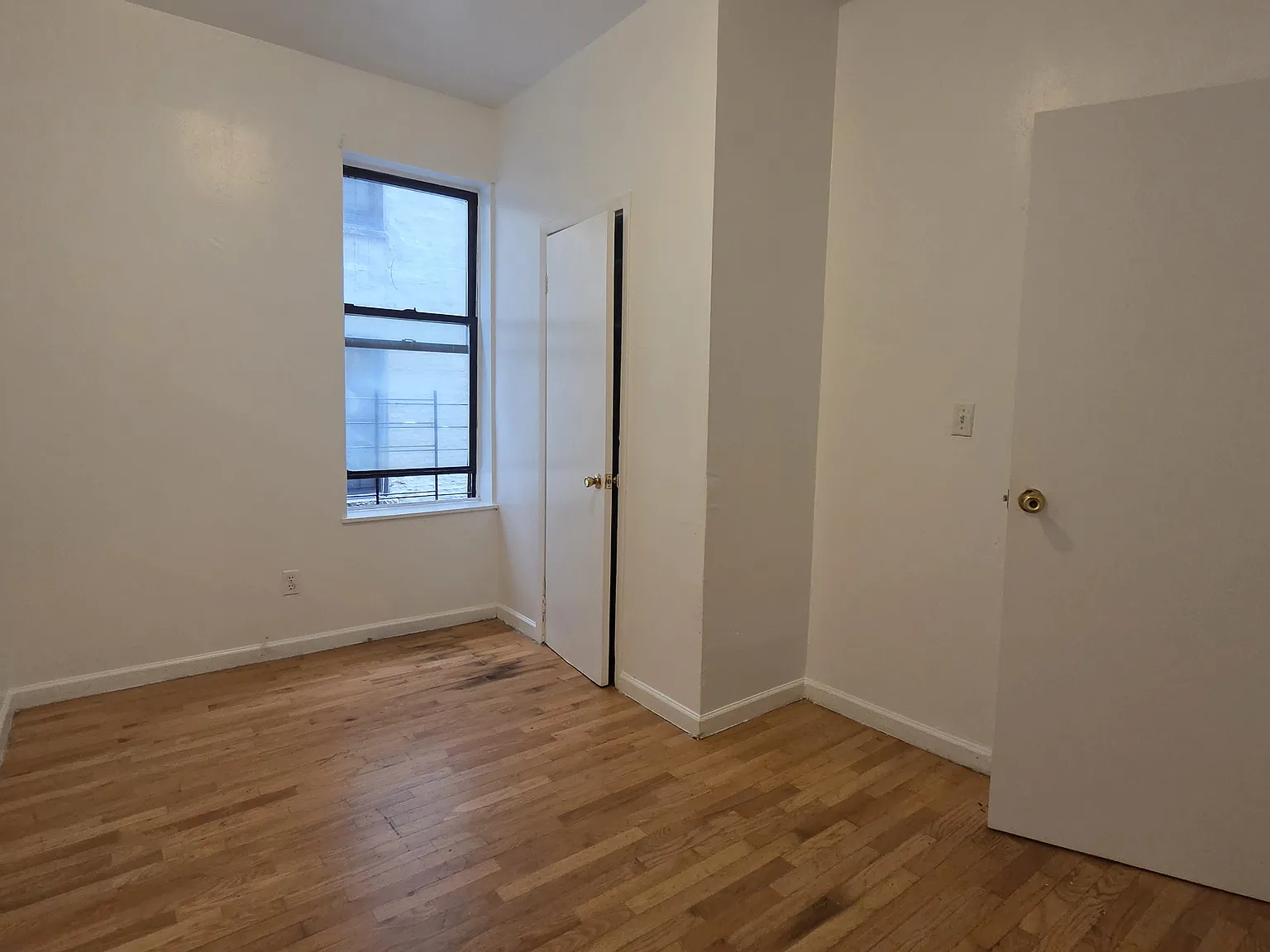 132 Sherman Avenue — Photo 4