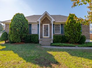 287 Lakes Edge Dr, Shepherdsville, KY 40165