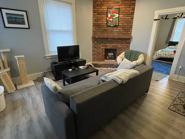 615 Greenfield Ave #2F, Pittsburgh, PA 15207