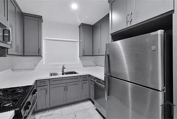 10609 S Inglewood Ave #1 — Photo 9