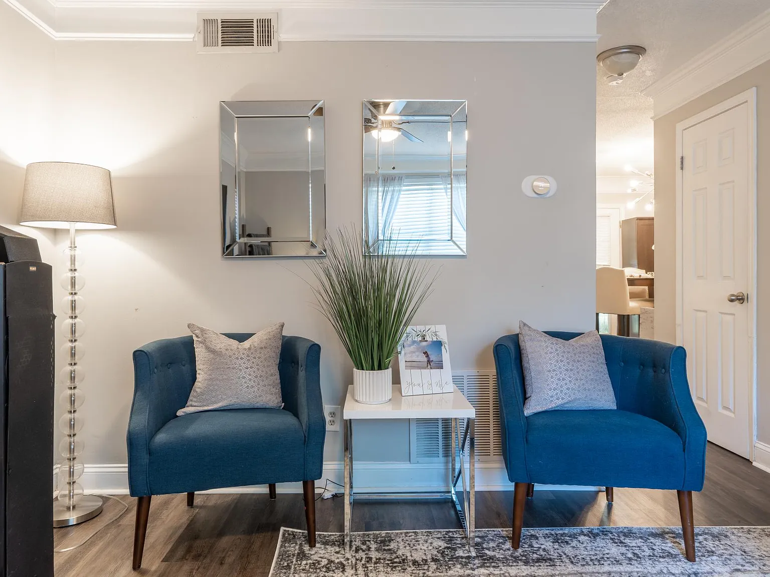 2 bed, 1324 sqft, $2,200 — Photo 4