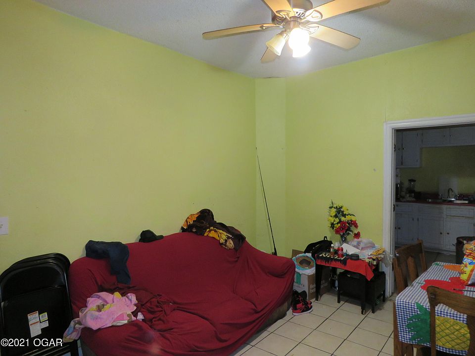2nd image of 518 E 6th St