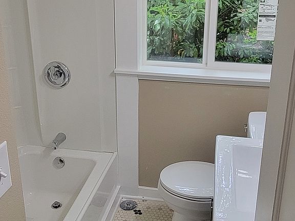 5th image of 4175 Dionas Pl W