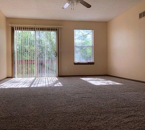 5th image of 5515 NW 84th Ct