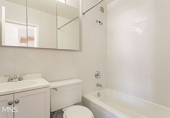 5th image of 309 W 30th St APT 6E