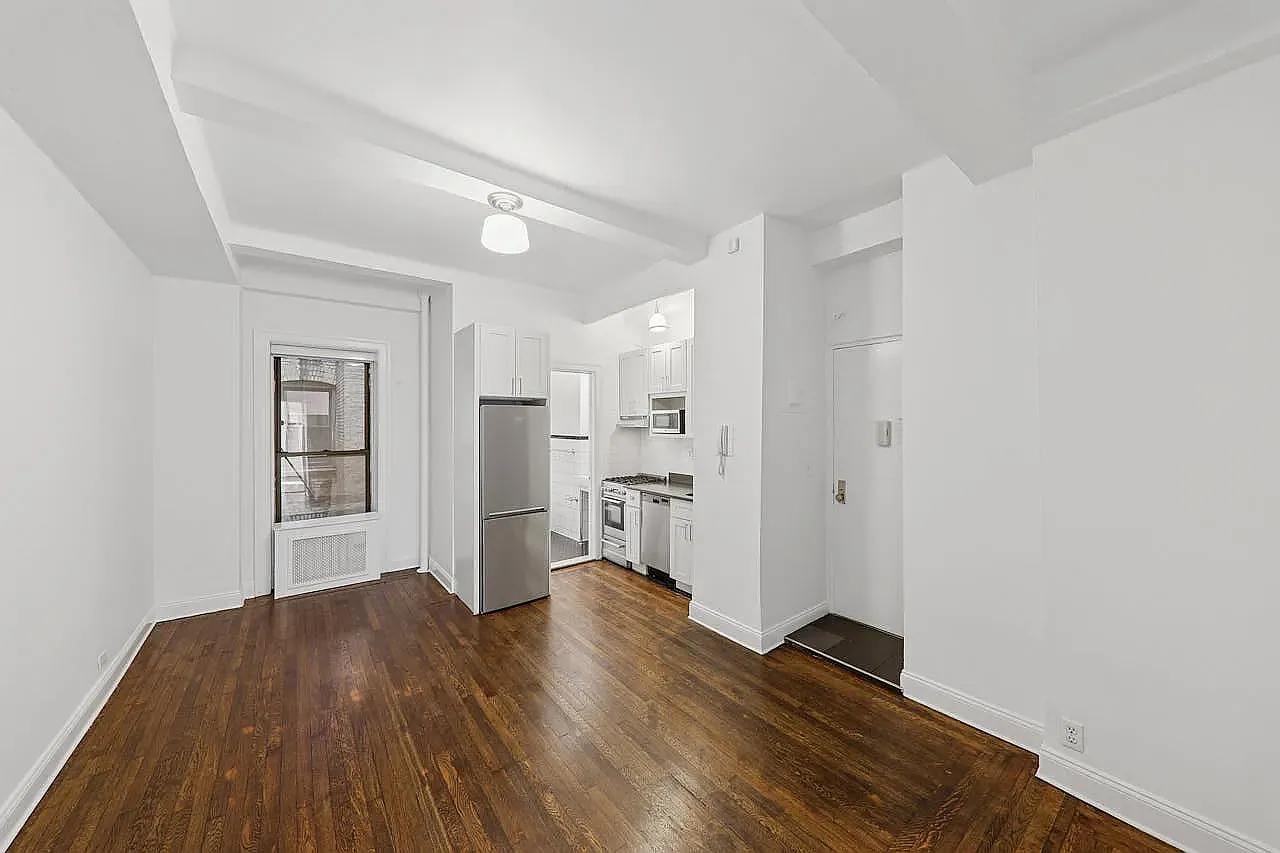 19 West 69th Street — Photo 3