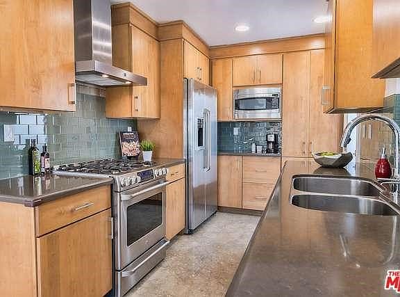4th image of 2620 24th St