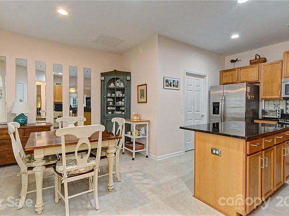 5th image of 2246 Hartwell Ln