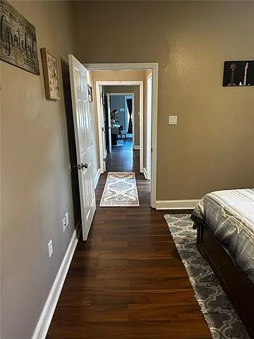 918 Forstall St — Photo 12