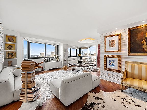 2nd image of 1725 York Ave APT 26D