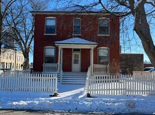 220 1/2 N 1st Ave, Winterset, IA 50273
