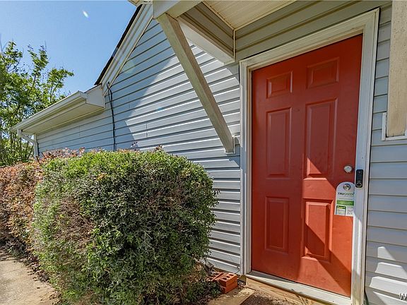 4th image of 8609 Inverness Dr