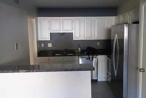 5th image of 4433 N Stanton St APT 101