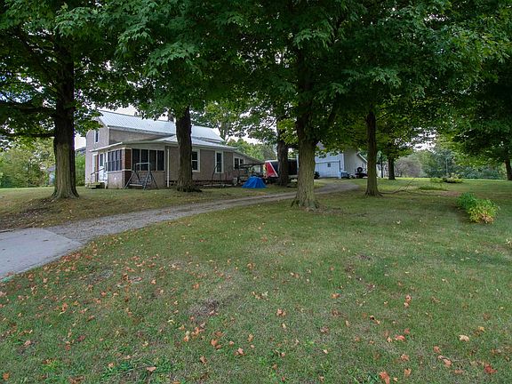 4th image of 1604 E Dowling St