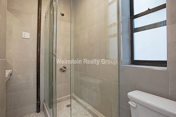 Rented by Weinstein Realty Group | media 35