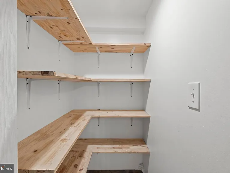 739 Fairmont St NW #B — Photo 9