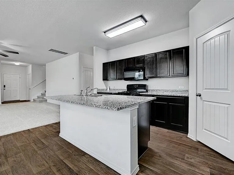 3705 Conyers Ln — Photo 12