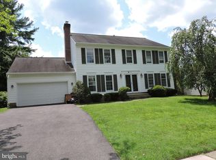 1014 Farm Haven Dr, Rockville, MD 20852