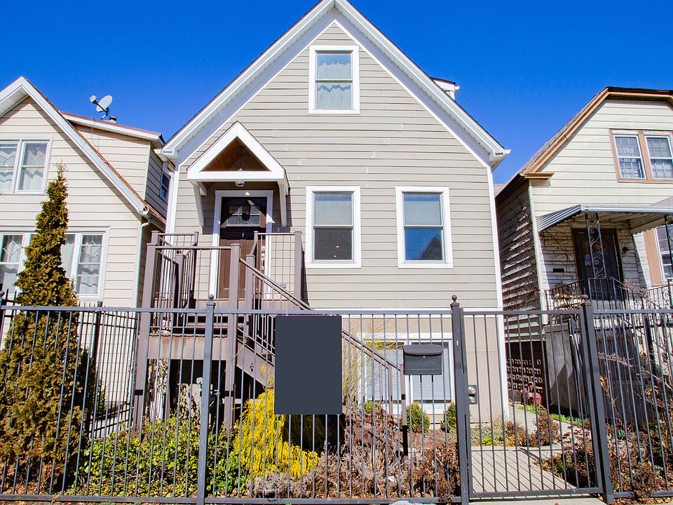 1st image of 3504 W Medill Ave