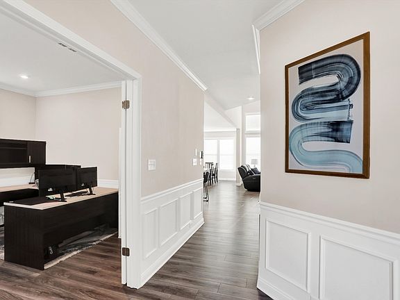 5th image of 8436 Shallow Creek Ct
