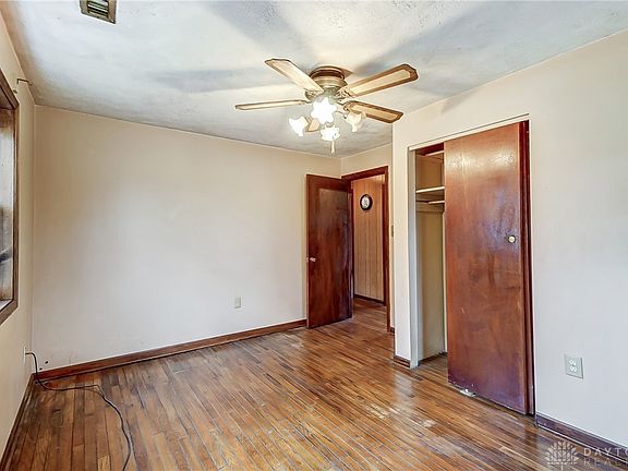 4th image of 6811 Clarawill Dr N