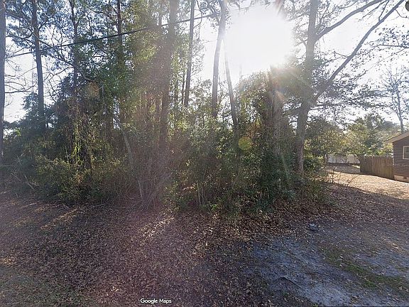 2nd image of 417 Maple Dr